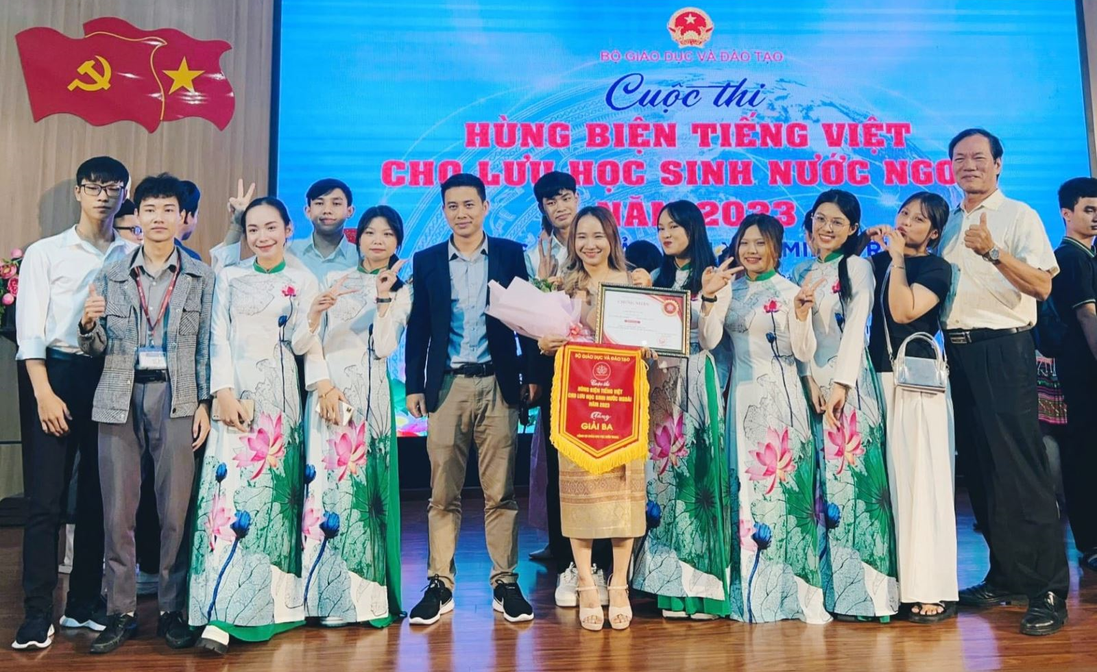 SMi students won the 3rd prize at Vietnamese speaking contest for foreign students 2023